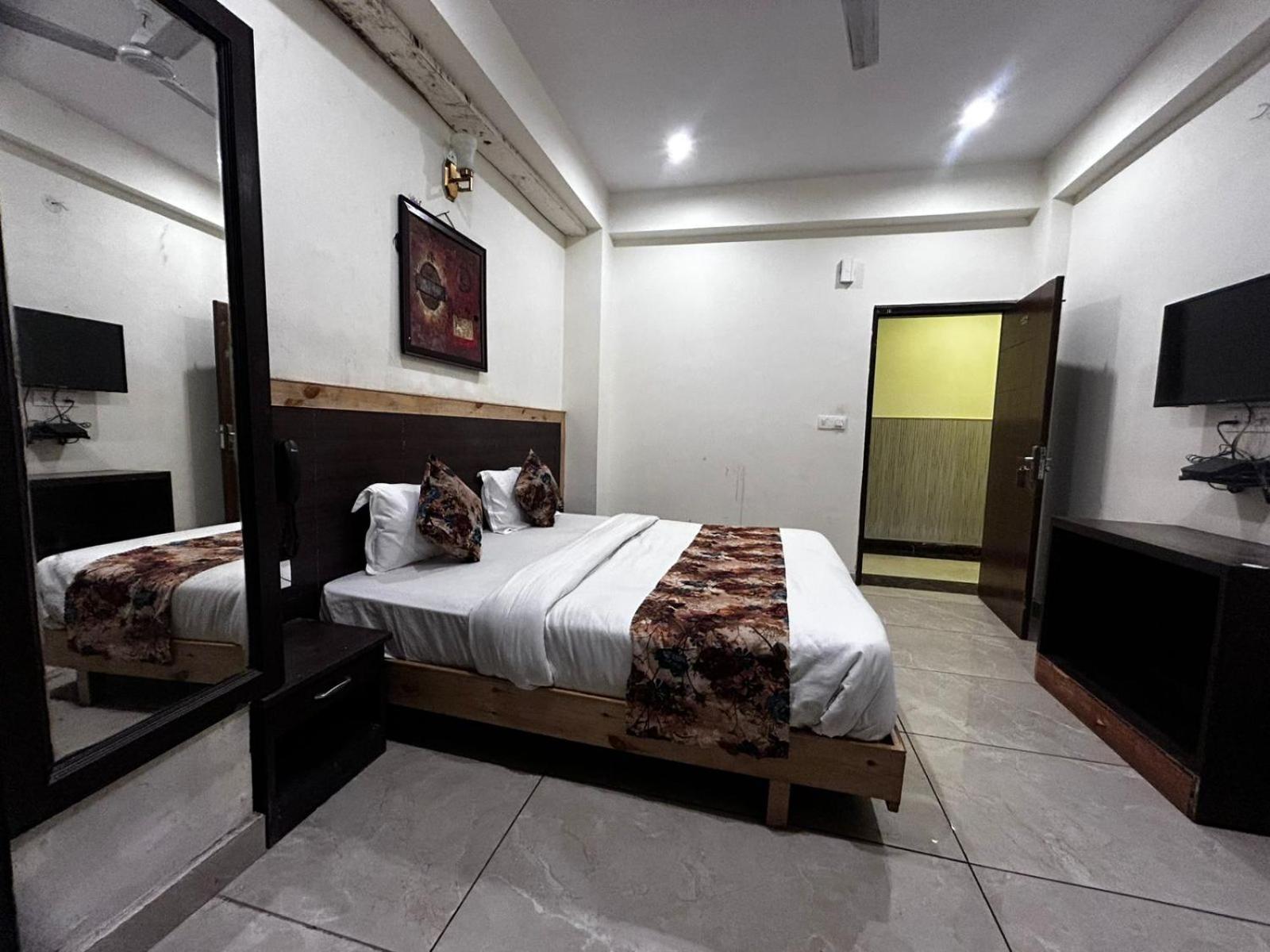 Hangout Inn Bhagalpur Exterior photo
