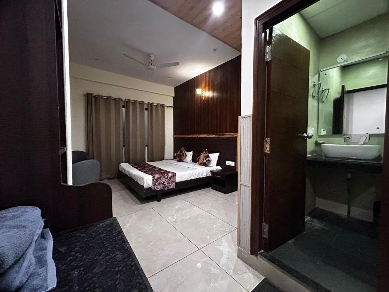 Hangout Inn Bhagalpur Exterior photo